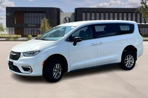 Another view of 2024 Chrysler PACIFICA for sale in Capitol Heights, MD at Master's Transportation - Washington, D.C.