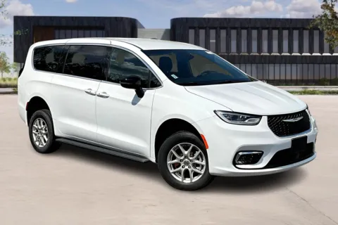 White 2024 Chrysler PACIFICA for sale in Capitol Heights, MD