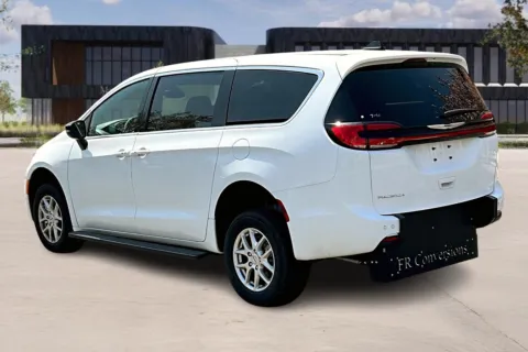 More photos of 2024 Chrysler PACIFICA at Master's Transportation - Washington, D.C., MD