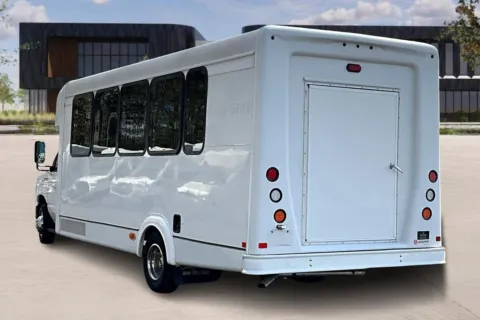 More photos of 2017 Ford E450 E-450 SD at Master's Transportation - Washington, D.C., MD