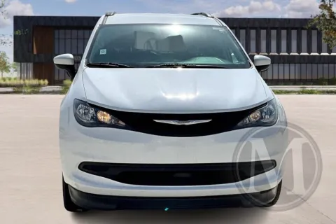 Photos of 2021 Chrysler VOYAGER for sale in Kansas City, MO at Master's Transportation - Kansas City