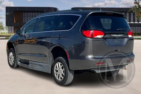 More photos of 2021 Chrysler VOYAGER at Master's Transportation - Kansas City, MO