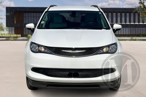 Photos of 2021 Chrysler VOYAGER for sale in Kansas City, MO at Master's Transportation - Kansas City