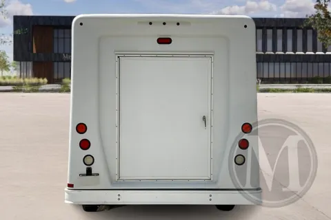 More photos of 2019 Ford E450 at Master's Transportation - Kansas City, MO