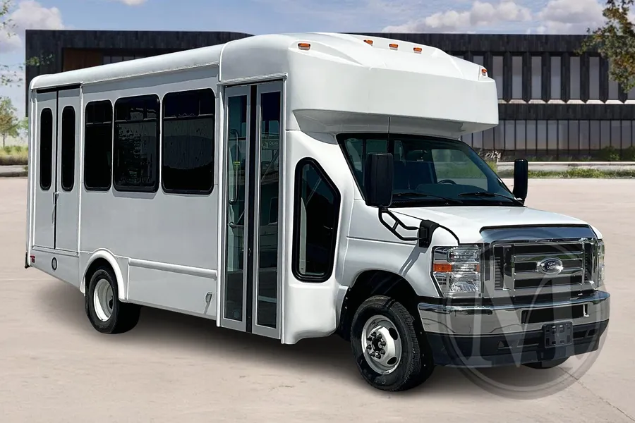 White 2025 Ford E450 for sale in Kansas City, MO