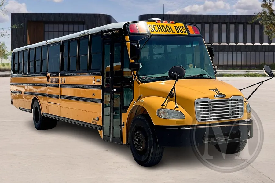 Yellow 2010 Freightliner Saf-T-Liner for sale in Kansas City, MO