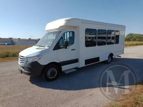 Black 2021 Freightliner SPRINTER for sale in Kansas City, MO