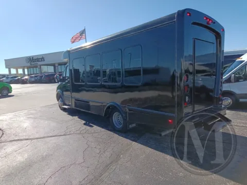 More photos of 2021 Freightliner SPRINTER at Master's Transportation - Kansas City, MO