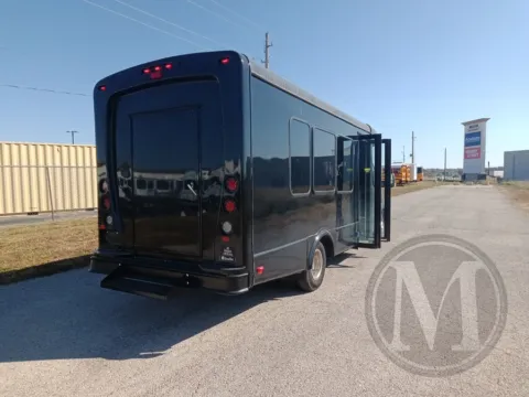 More photos of 2021 Freightliner SPRINTER at Master's Transportation - Kansas City, MO