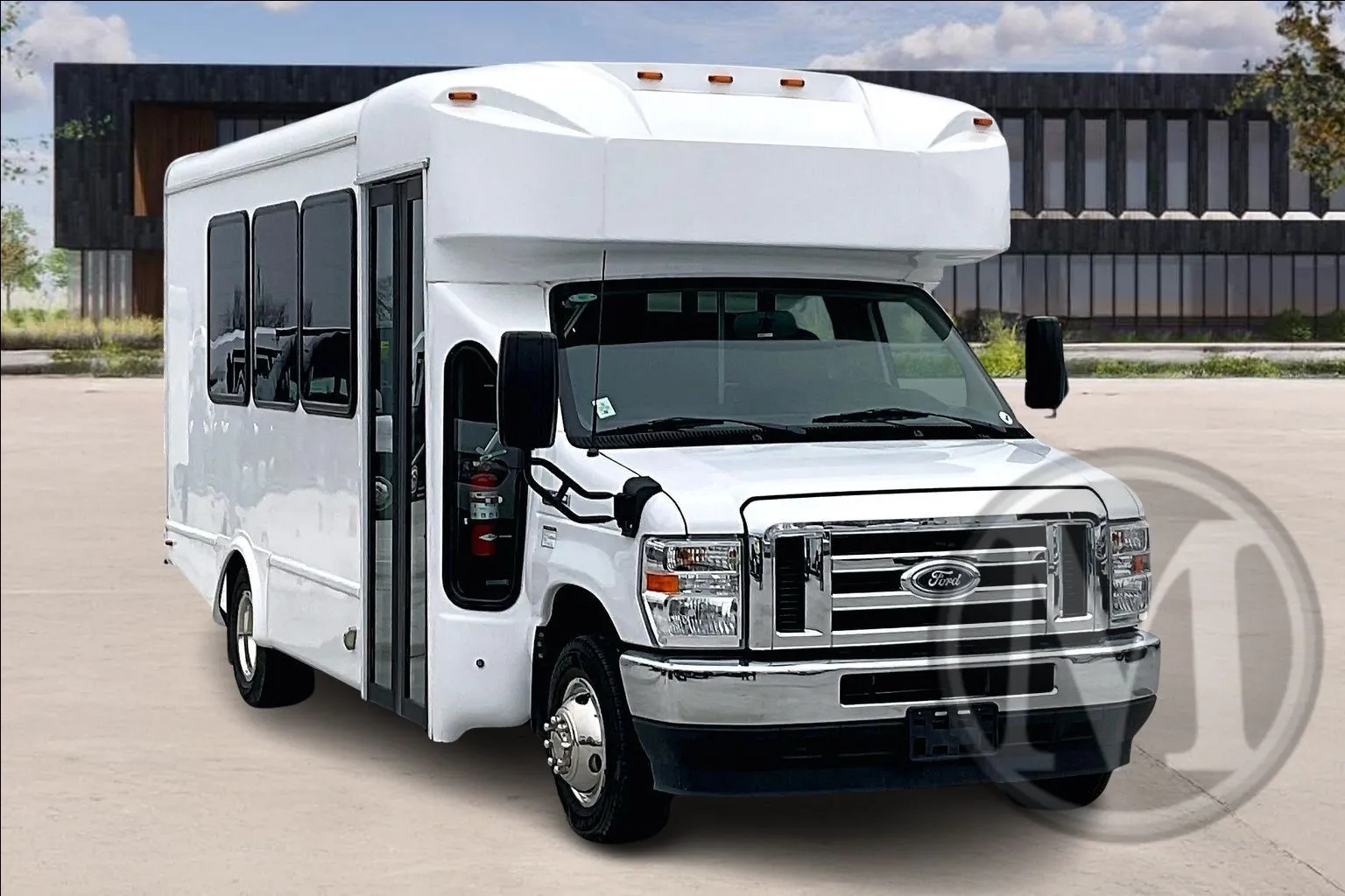 White 2023 Ford E450 E-450 SD for sale in Kansas City, MO