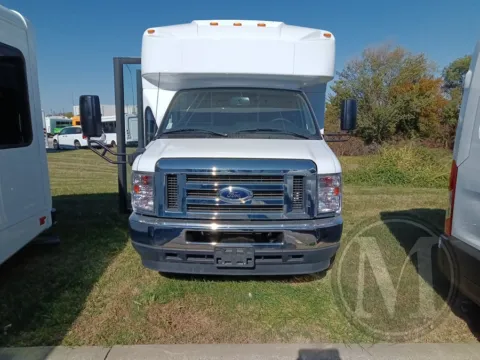 More photos of 2023 Ford E450 E-450 SD at Master's Transportation - Kansas City, MO