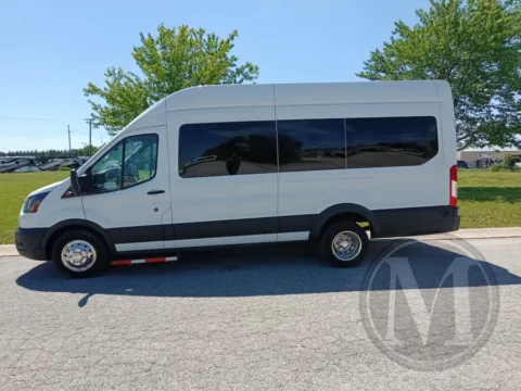 More photos of 2022 Ford Transit 350 HD at Master's Transportation - Kansas City, MO