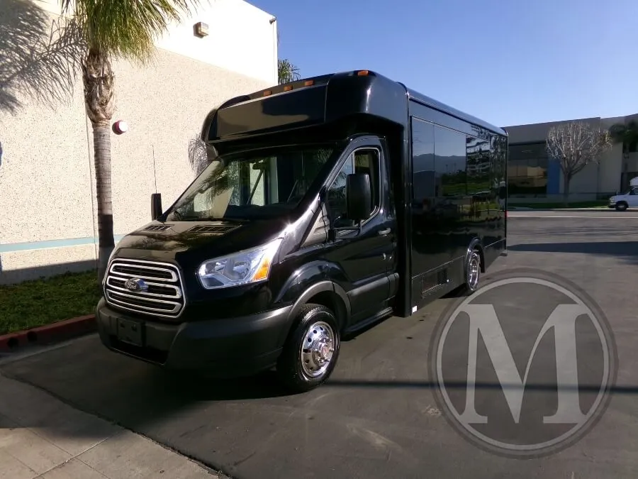 Black 2017 Ford Transit 350 HD for sale in Kansas City, MO