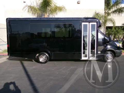 More photos of 2017 Ford Transit 350 HD at Master's Transportation - Kansas City, MO