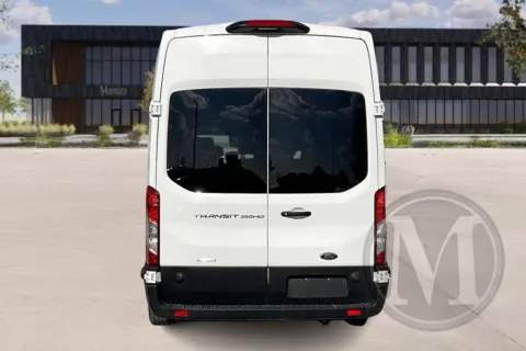 More photos of 2022 Ford Transit 350 HD at Master's Transportation - Kansas City, MO