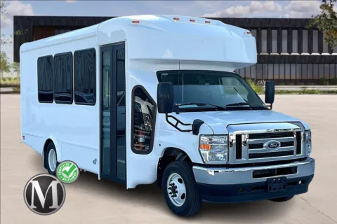 White 2025 Ford E450 E-450 SD for sale in Kansas City, MO
