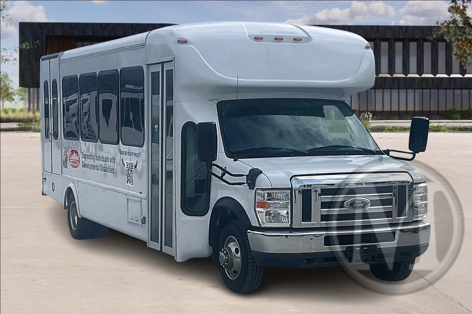 White 2018 Ford E450 for sale in Kansas City, MO