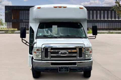 Photos of 2013 Ford E450 for sale in Kansas City, MO at Master's Transportation - Kansas City
