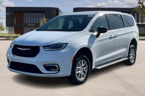Another view of 2024 Chrysler PACIFICA for sale in Kansas City, MO at Master's Transportation - Kansas City