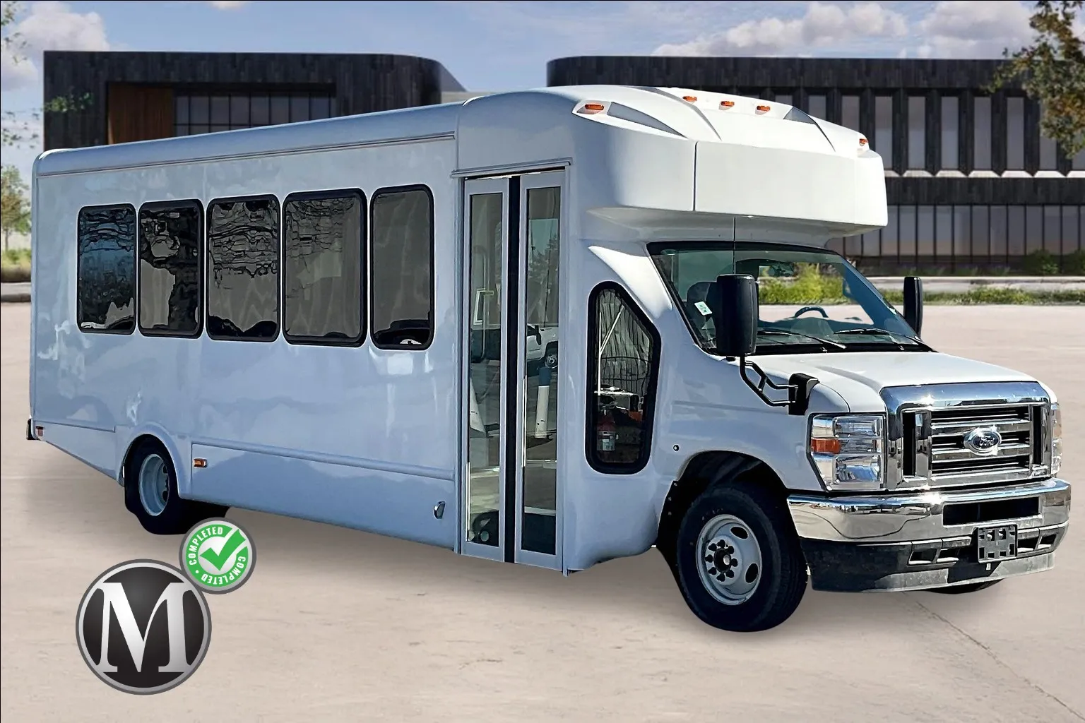 White 2025 Ford E450 for sale in Kansas City, MO