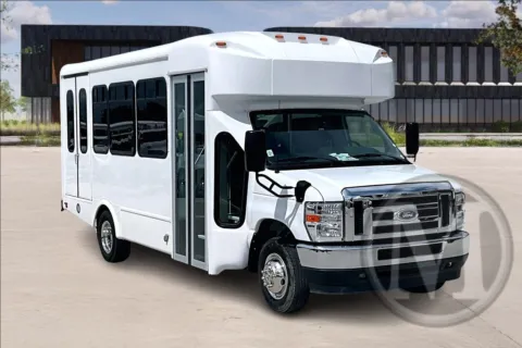 White 2025 Ford E450 for sale in Kansas City, MO
