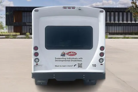 More photos of 2018 Ford E450 at Master's Transportation - Kansas City, MO