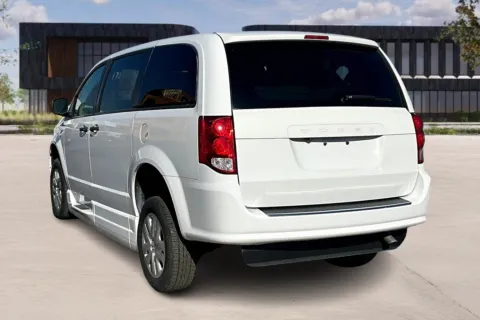 More photos of 2019 Dodge GRAND CARAVAN at Master's Transportation - Kansas City, MO