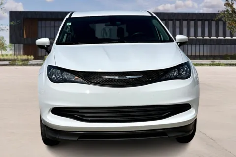 Photos of 2020 Chrysler VOYAGER for sale in Kansas City, MO at Master's Transportation - Kansas City