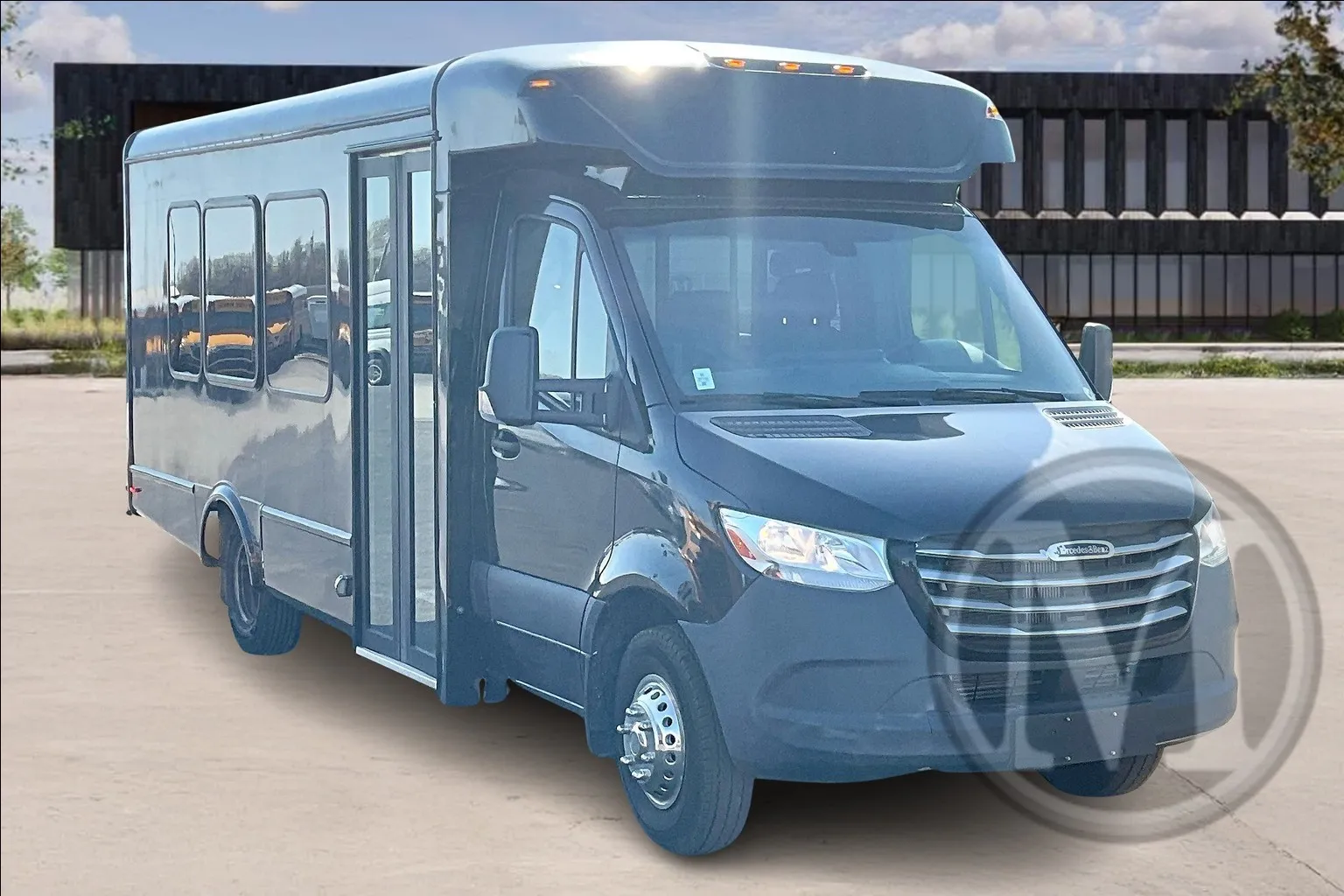 Black 2021 Freightliner Sprinter for sale in Kansas City, MO