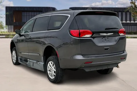 More photos of 2021 Chrysler VOYAGER at Master's Transportation - Kansas City, MO