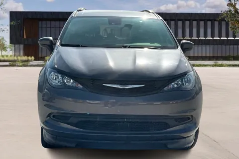 Photos of 2021 Chrysler VOYAGER for sale in Kansas City, MO at Master's Transportation - Kansas City