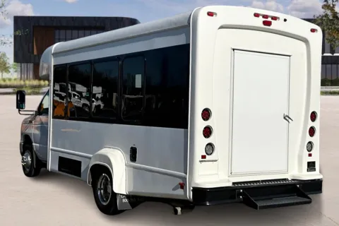More photos of 2022 Ford E350 at Master's Transportation - Kansas City, MO