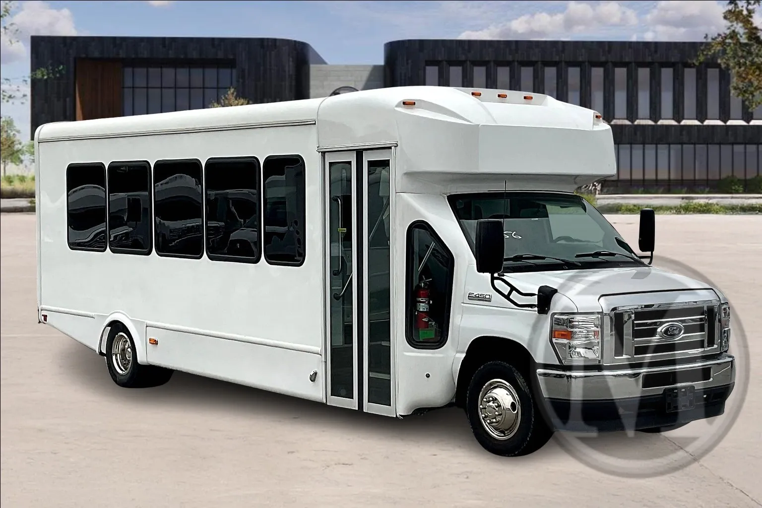 White 2023 Ford E450 for sale in Kansas City, MO