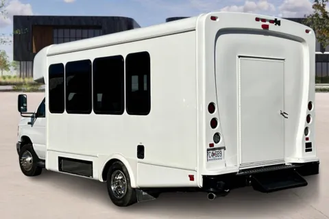 More photos of 2023 Ford E450 at Master's Transportation - Kansas City, MO