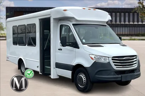 White 2021 Freightliner Sprinter 3500XD for sale in Kansas City, MO