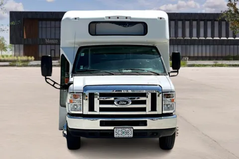 Photos of 2019 Ford E450 E-450 SD for sale in Kansas City, MO at Master's Transportation - Kansas City