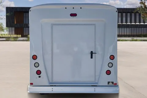 More photos of 2019 Ford E450 E-450 SD at Master's Transportation - Kansas City, MO