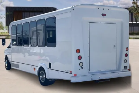 More photos of 2019 Ford E450 at Master's Transportation - Kansas City, MO