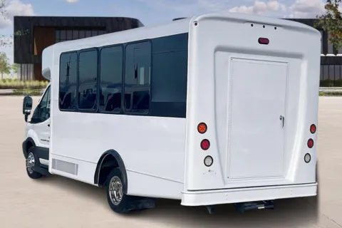 More photos of 2019 Ford Transit 350 HD at Master's Transportation - Kansas City, MO