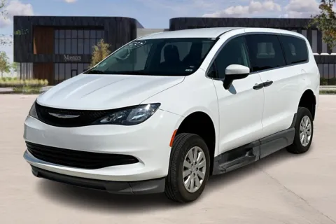 Another view of 2020 Chrysler VOYAGER L for sale in Kansas City, MO at Master's Transportation - Kansas City