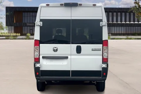 More photos of 2024 RAM PROMASTER 2500 SLT+ 2500 at Master's Transportation - Kansas City, MO