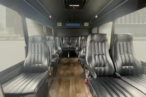 More photos of 2022 Ford E350 at Master's Transportation - Kansas City, MO