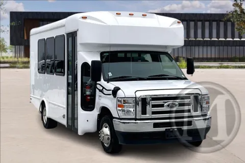 White 2023 Ford E450 E-450 SD for sale in Kansas City, MO
