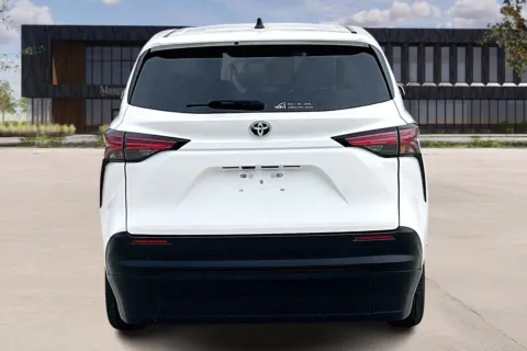 Another view of 2022 Toyota SIENNA for sale in Kansas City, MO at Master's Transportation - Kansas City