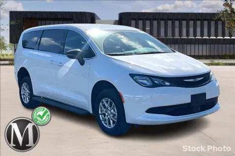 White 2025 Chrysler VOYAGER for sale in Kansas City, MO