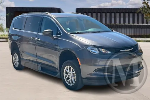Black 2021 Chrysler VOYAGER LXi for sale in Kansas City, MO