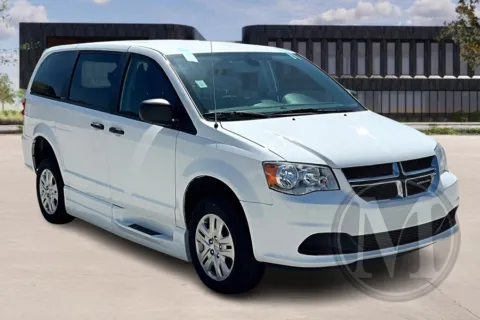 White 2019 Braun Minivan for sale in Kansas City, MO
