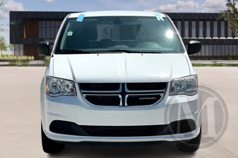 Photos of 2019 Braun Minivan for sale in Kansas City, MO at Master's Transportation - Kansas City