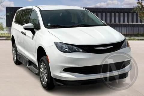 White 2020 Braun Minivan for sale in Kansas City, MO