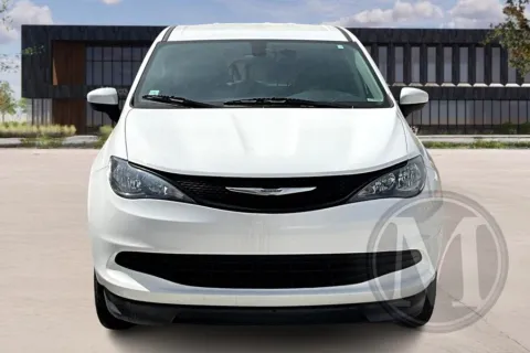 Photos of 2020 Braun Minivan for sale in Kansas City, MO at Master's Transportation - Kansas City